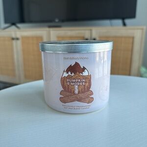 Bath & Bodyworks 3 wick candle